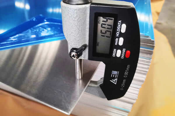 Tijaabada Dhumucda Aluminiumka